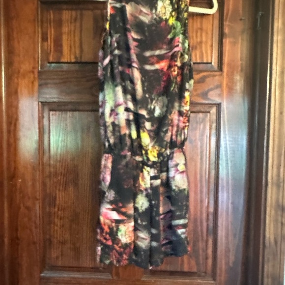 Elegant Multicolor Backless Romper - Picture 4 of 4